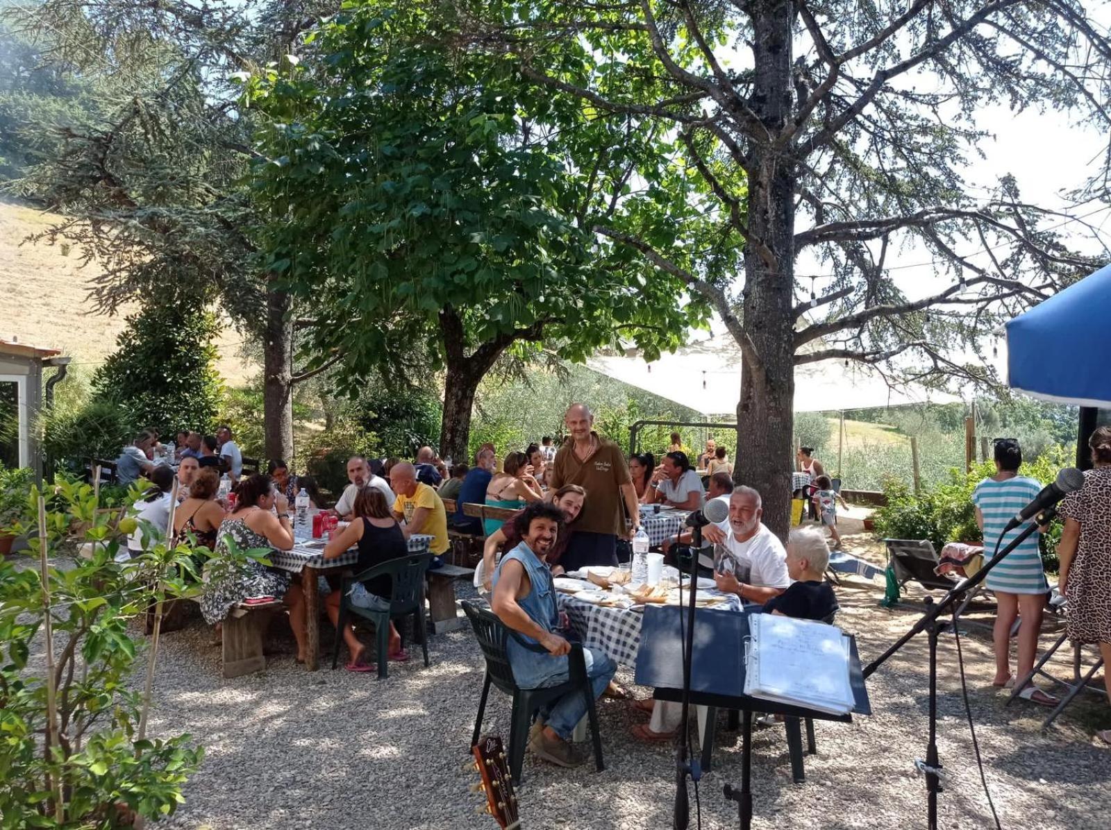 سكاربيرا Podere Badia Valdrago Agriturismo Mugello Circuit المظهر الخارجي الصورة